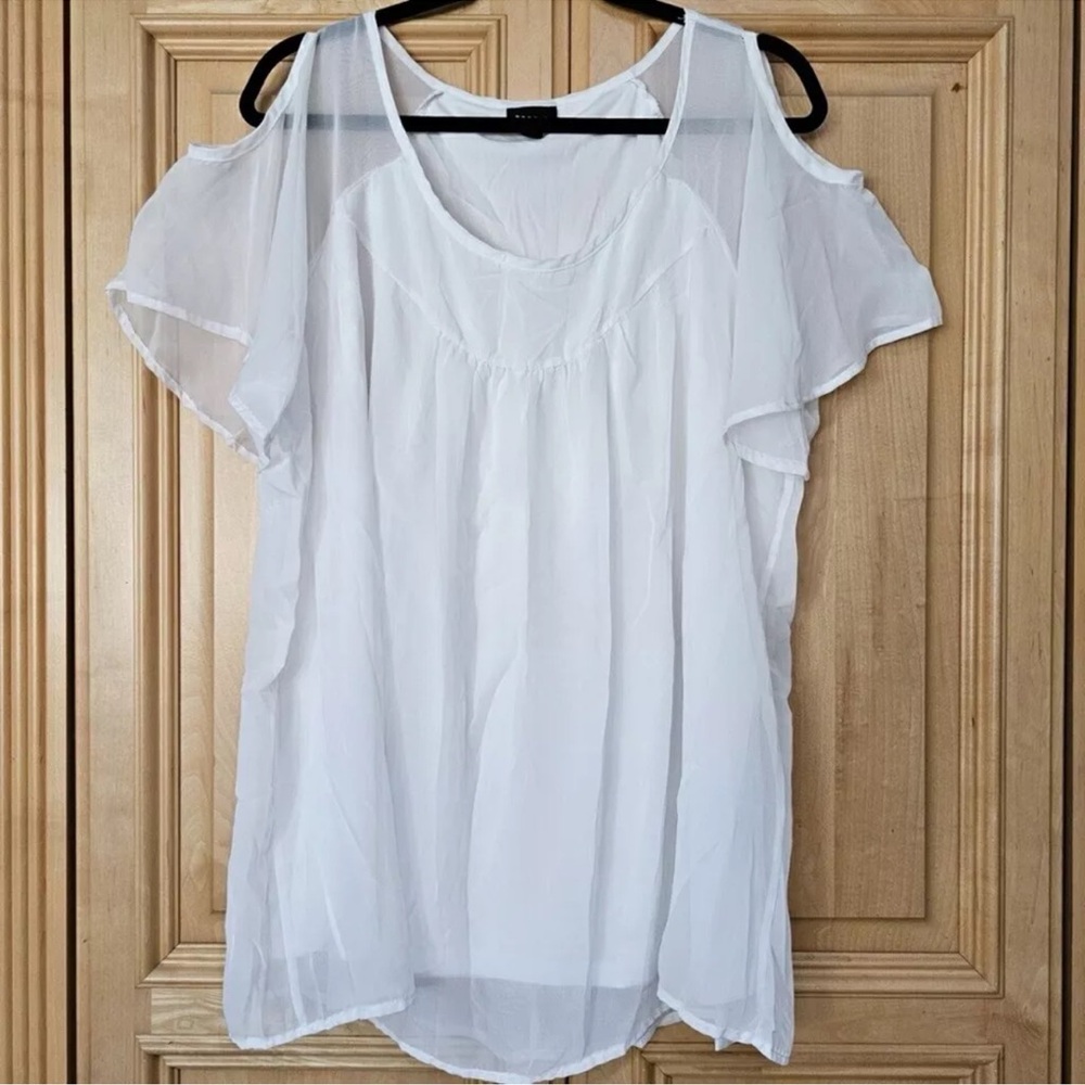 Torrid Sz 1 White Blouse Cold shoulder Sheer SUMMER